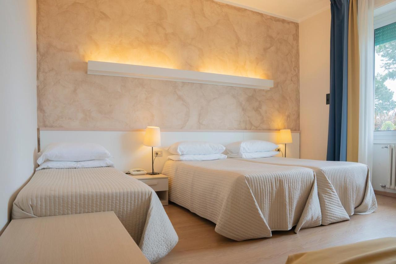 Albergo Celeste Σέστρι Λεβάντε Εξωτερικό φωτογραφία