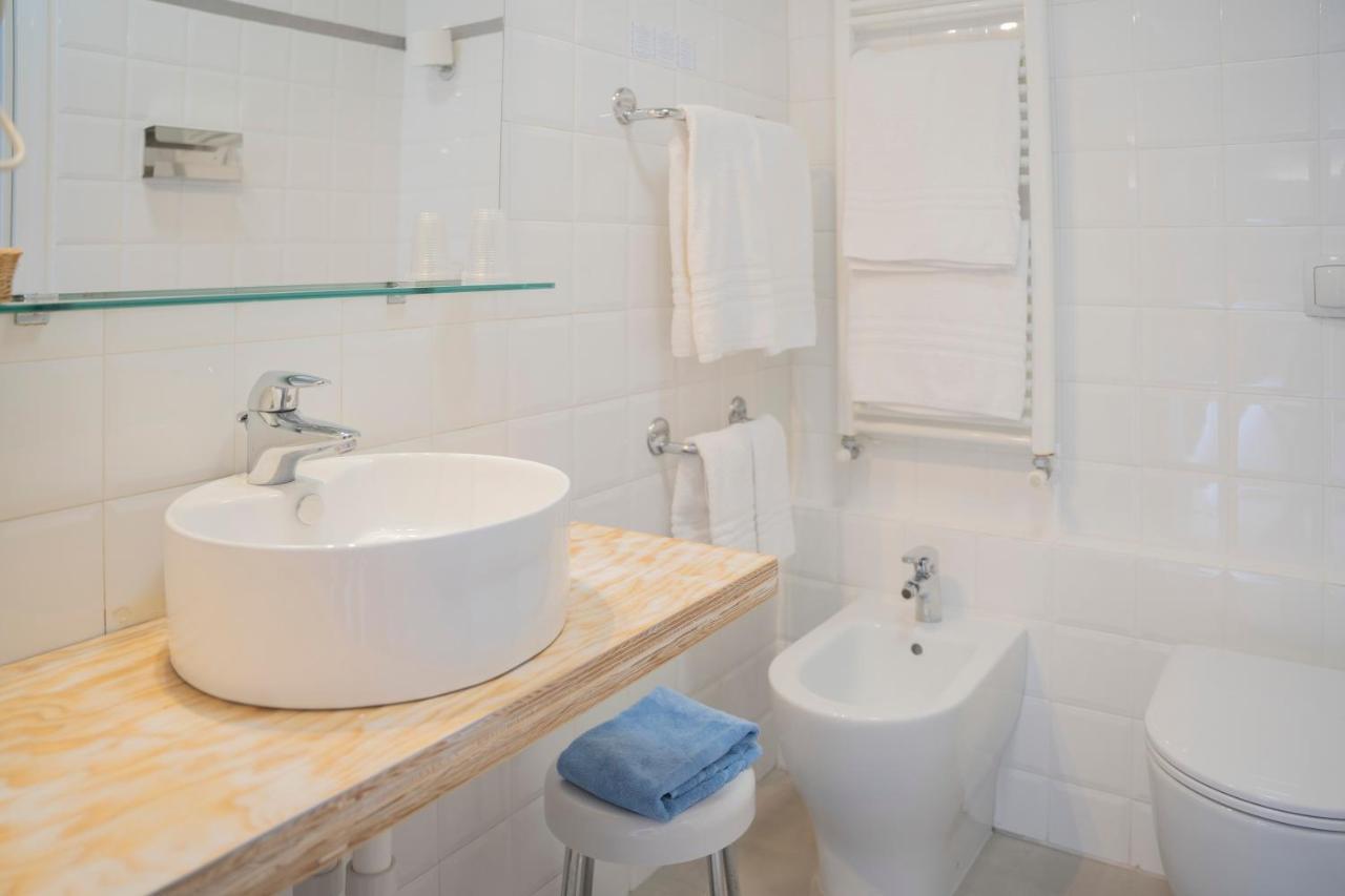 Albergo Celeste Σέστρι Λεβάντε Εξωτερικό φωτογραφία