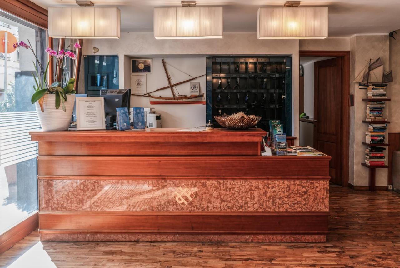 Albergo Celeste Σέστρι Λεβάντε Εξωτερικό φωτογραφία
