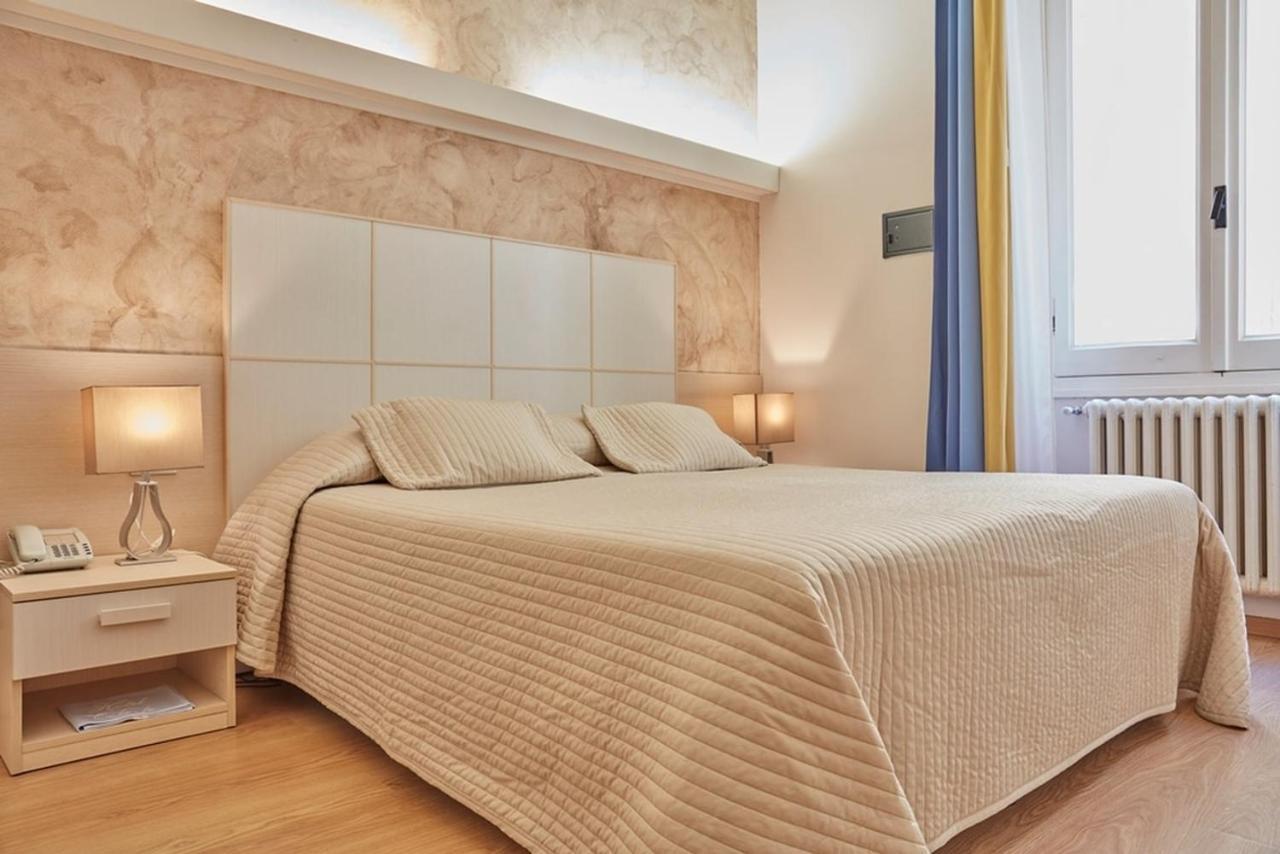 Albergo Celeste Σέστρι Λεβάντε Εξωτερικό φωτογραφία